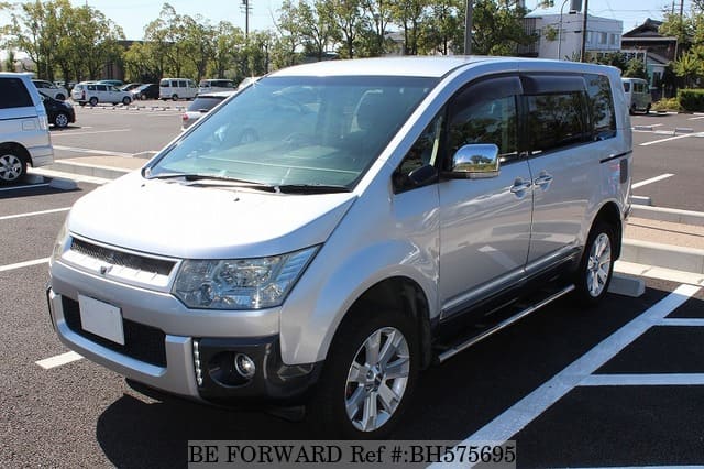 mitsubishi minivan