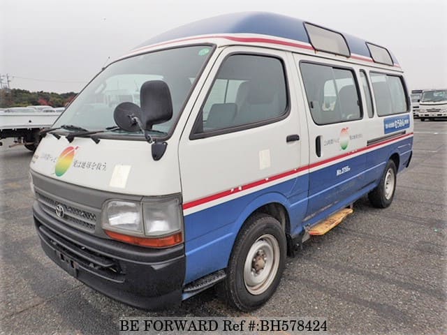 TOYOTA Hiace Commuter