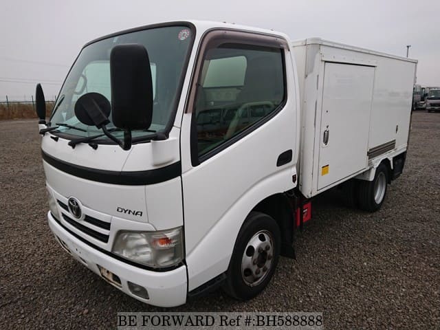 TOYOTA Dyna Truck