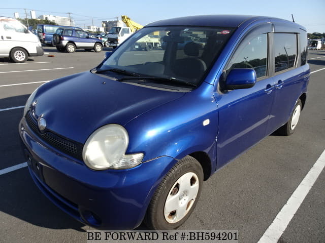 TOYOTA Sienta