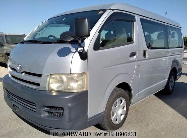 TOYOTA Hiace Commuter