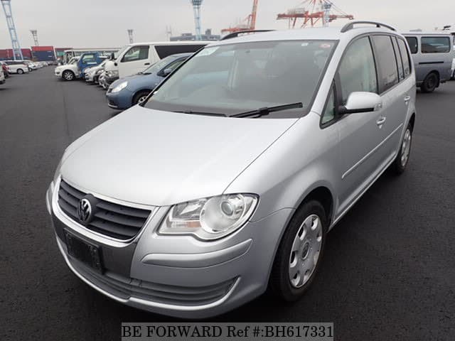 VOLKSWAGEN Golf Touran