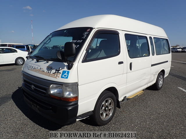 TOYOTA Hiace Commuter