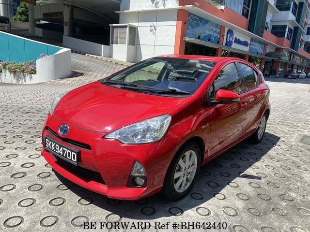 TOYOTA Prius C