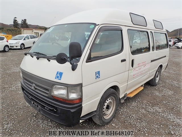 TOYOTA Hiace Commuter