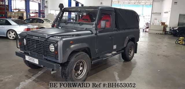 LAND ROVER Defender