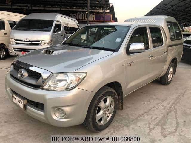 toyota hilux closed van price