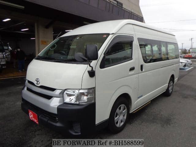 TOYOTA Hiace Commuter