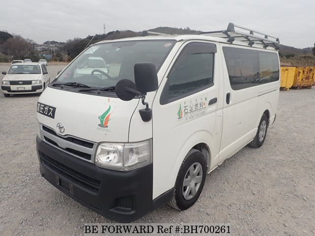 2011 hiace