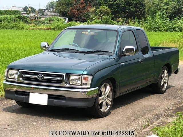 TOYOTA Hilux Sports Pickup