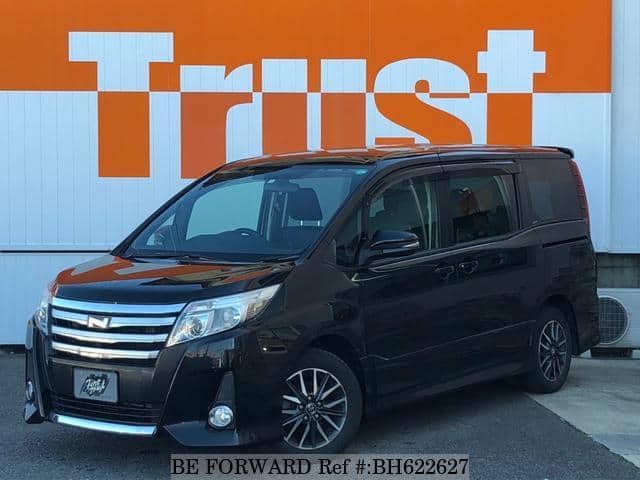 TOYOTA Noah