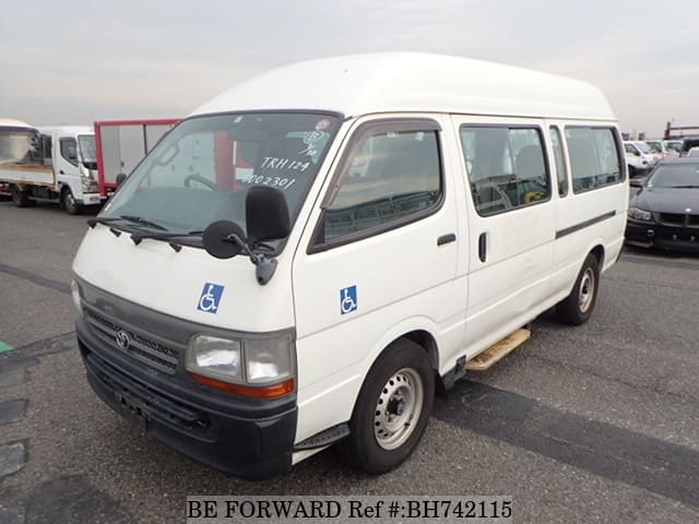 TOYOTA Hiace Commuter