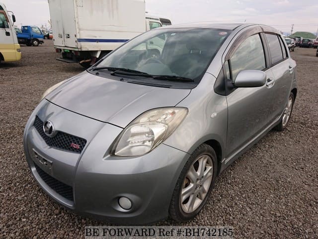 TOYOTA Vitz