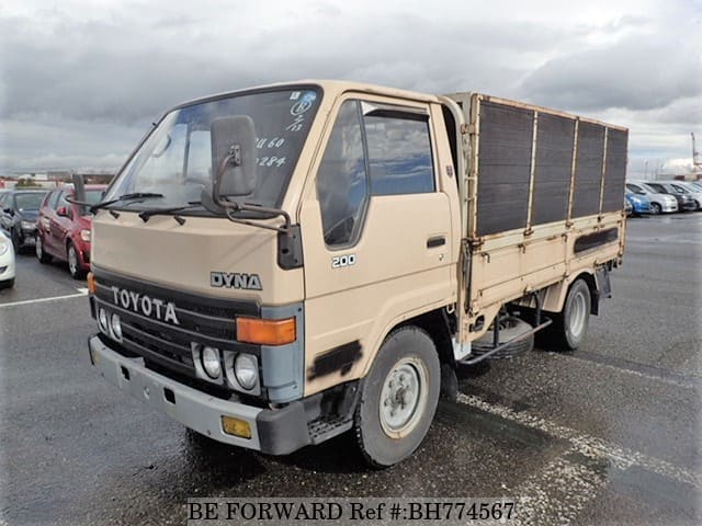 TOYOTA Dyna Truck