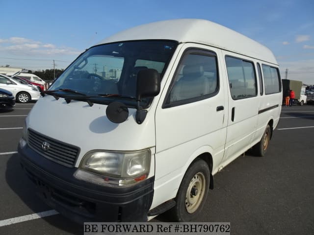 TOYOTA Hiace Commuter