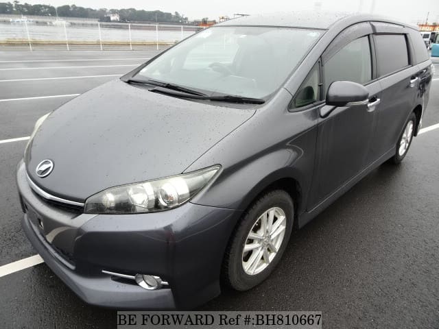 Toyota wish 2012 год