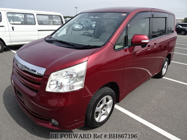 TOYOTA Noah