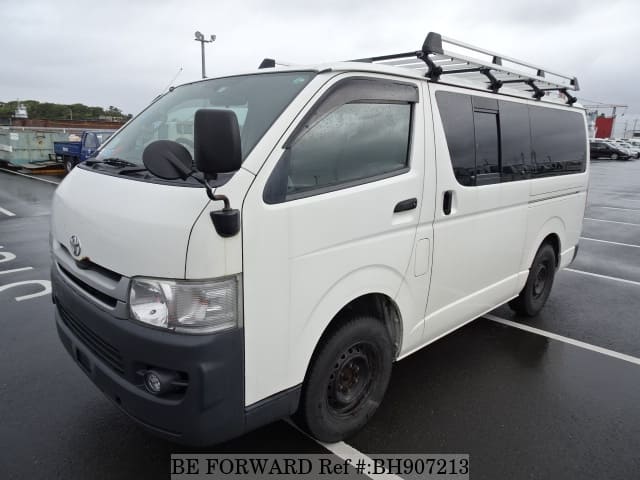 TOYOTA Regiusace Van