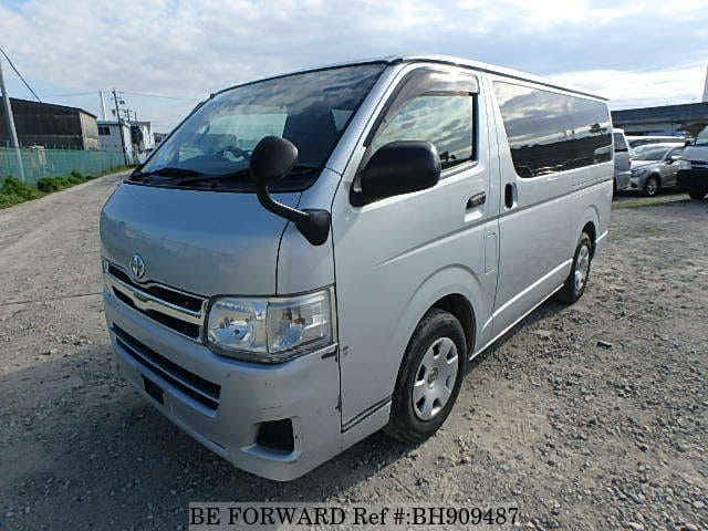 TOYOTA Regiusace Van