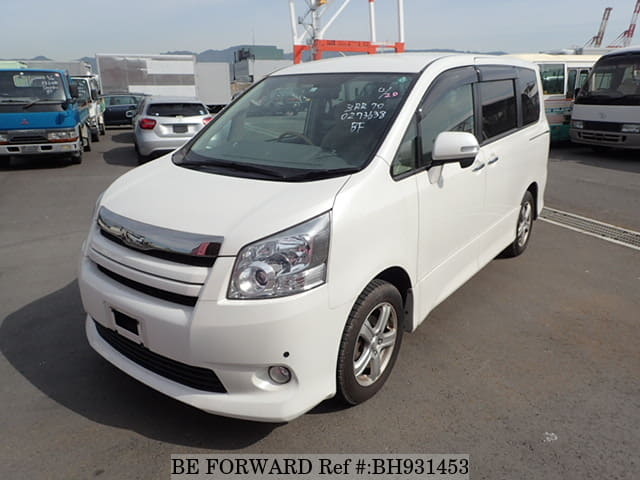 TOYOTA Noah