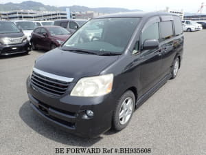 Used 2004 TOYOTA NOAH BH935608 for Sale