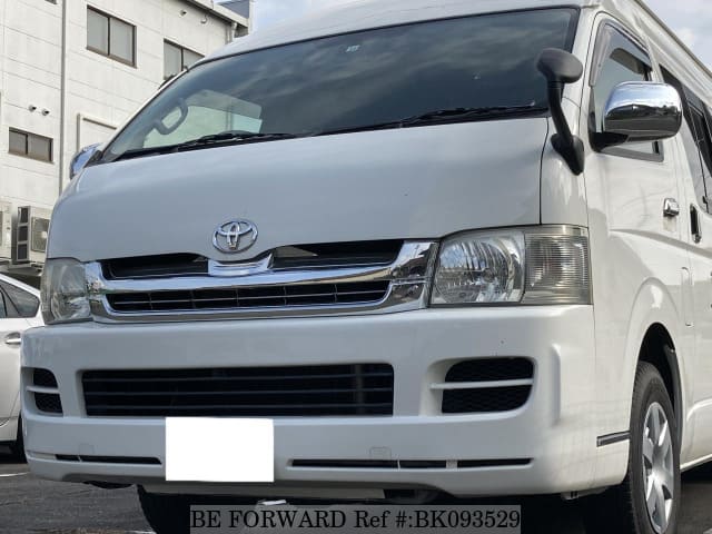 TOYOTA Hiace Commuter