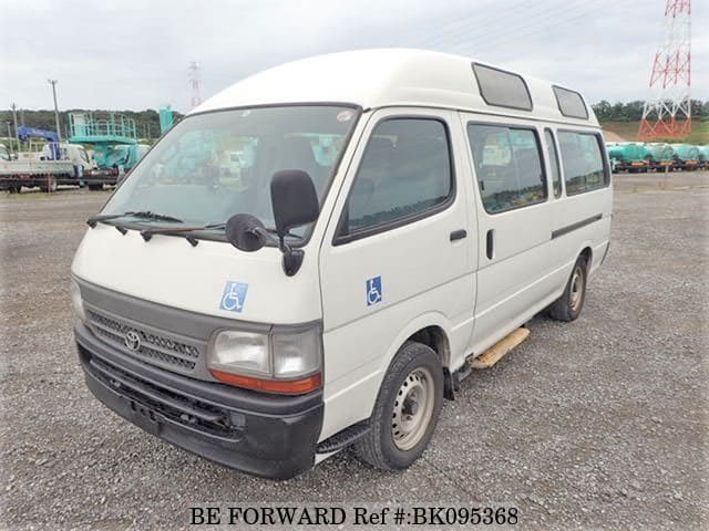 TOYOTA Hiace Commuter