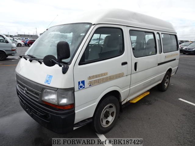 TOYOTA Hiace Commuter