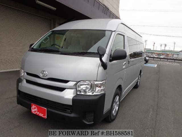 TOYOTA Hiace Commuter