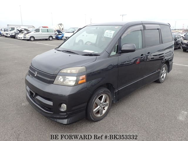 Used 2004 TOYOTA VOXY BK353332 for Sale