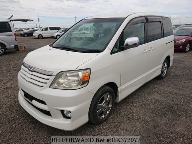 Used 2002 TOYOTA NOAH BK372977 for Sale
