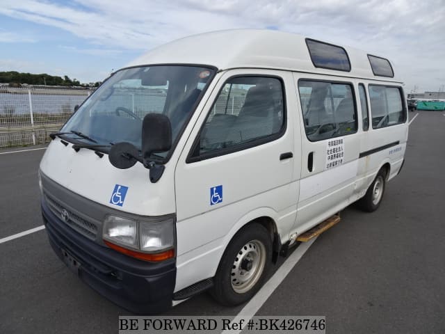 TOYOTA Hiace Commuter