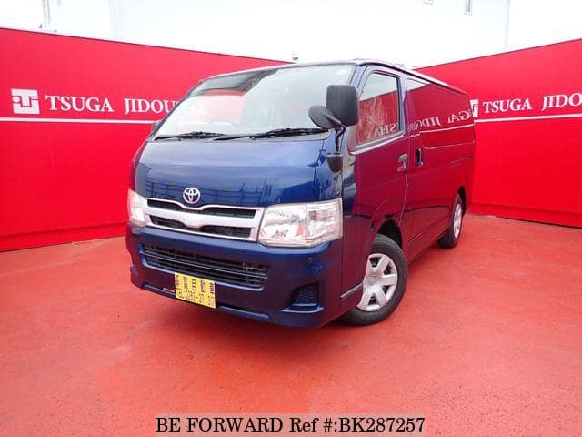 TOYOTA Regiusace Van