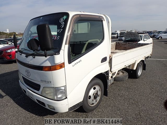 TOYOTA Dyna Truck