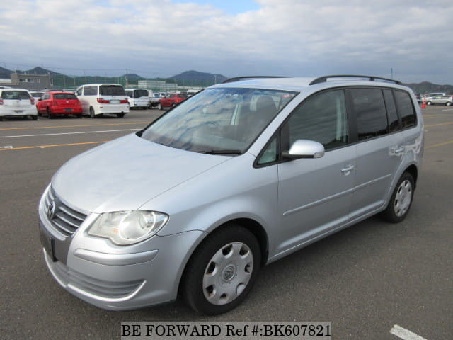 VOLKSWAGEN Golf Touran