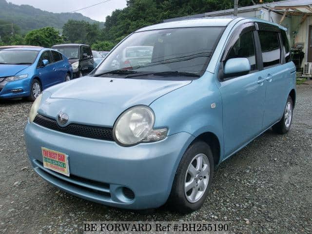 TOYOTA Sienta