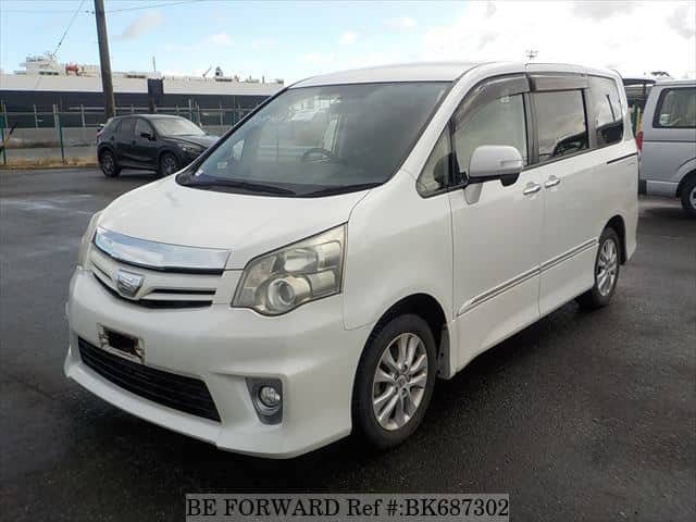 TOYOTA Noah