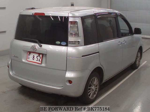Toyota sienta 2013