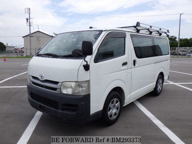 TOYOTA Regiusace Van