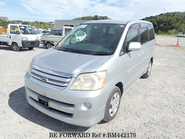 Used 2005 TOYOTA NOAH BM442179 for Sale