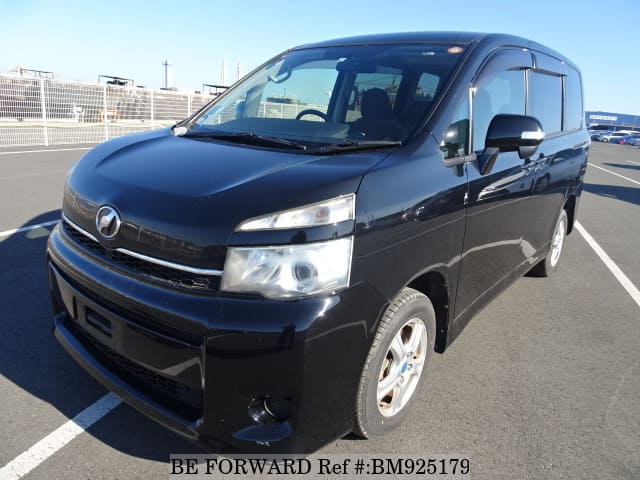 Used 2011 TOYOTA VOXY BM925179 for Sale