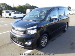 Used 2011 TOYOTA VOXY BM925105 for Sale