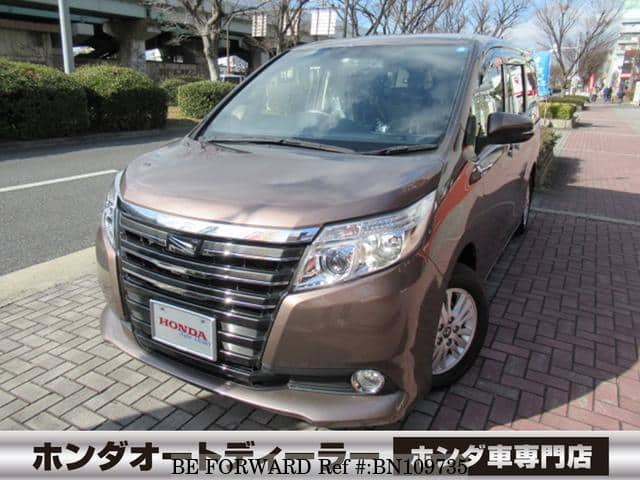 TOYOTA Noah