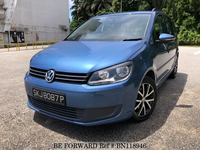 VOLKSWAGEN Touran