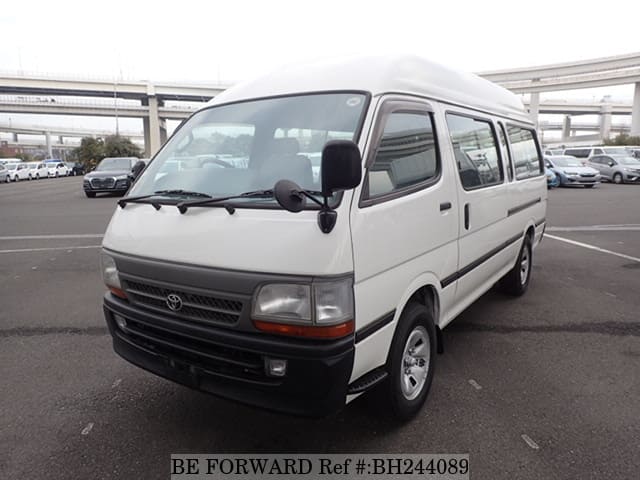 TOYOTA Hiace Commuter