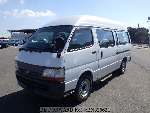 TOYOTA Hiace Commuter