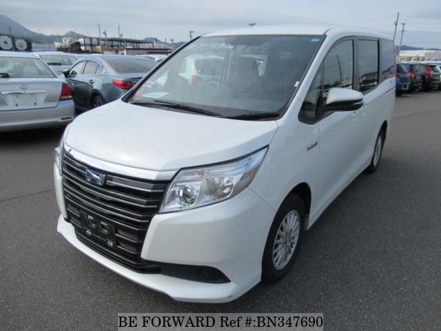 Used 2017 TOYOTA NOAH HYBRID X/DAA-ZWR80G for Sale BN347690 - BE