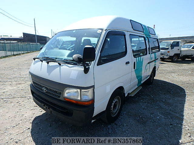 TOYOTA Hiace Commuter