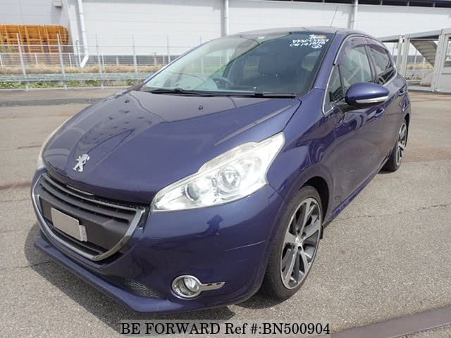 PEUGEOT 208