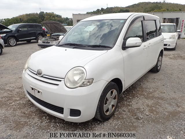 TOYOTA Sienta